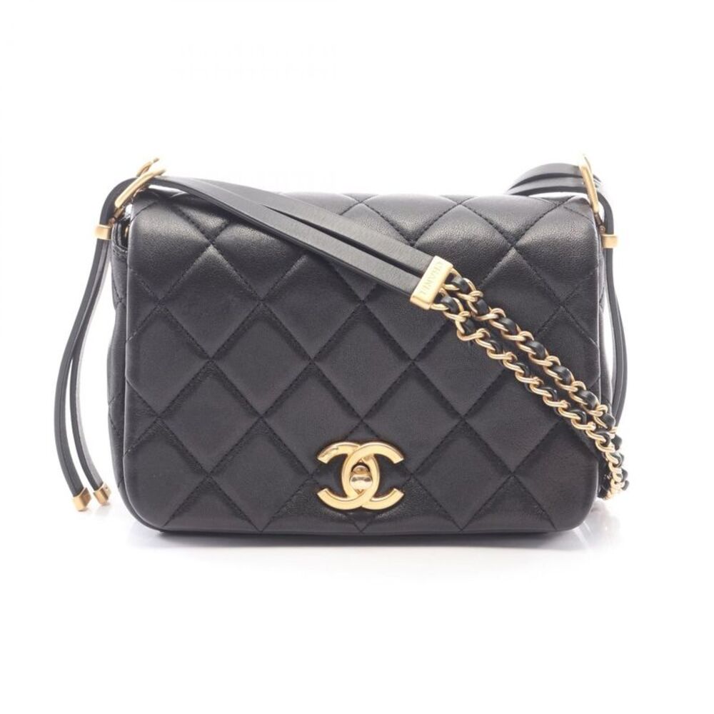 Chanel Matelasse Leather Shoulder Bag